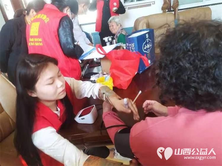 介休市敬老协会“孝善行”之敬老爱老助老行动----龙凤镇张壁村免费服务老人 - 第14张 - 山西公益人 介休市敬老协会“孝善行”之敬老爱老助老行动----龙凤镇张壁村免费服务老人 - 第14张