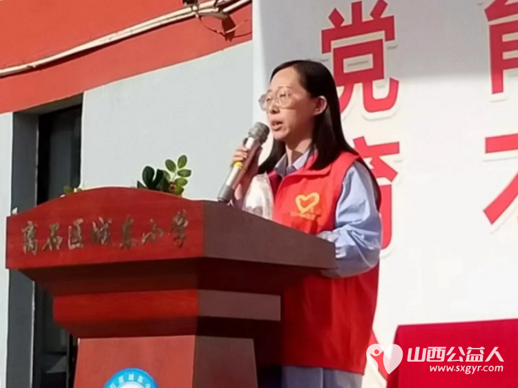 吕梁市离石区青年志愿者协会净水计划项目组走进城东小学发放960个水杯 - 第4张 - 山西公益人 吕梁市离石区青年志愿者协会净水计划项目组走进城东小学发放960个水杯 - 第4张