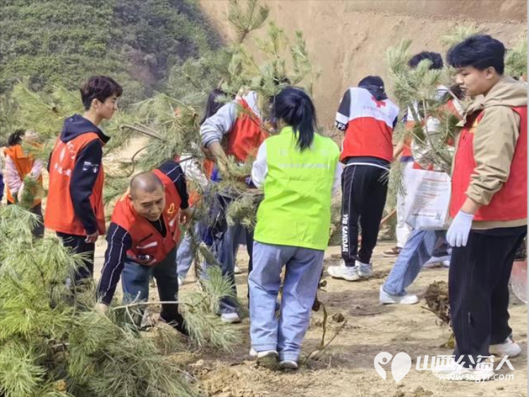 晋中新青年高校志愿者联合服务中心开展“同植青年林.共筑青年梦”植树造林志愿活动 - 第11张 - 山西公益人 晋中新青年高校志愿者联合服务中心开展“同植青年林.共筑青年梦”植树造林志愿活动 - 第11张