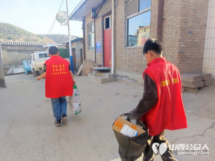 石楼县青年志愿者协会组织小志愿者举办“最美星期六”捡垃圾环保活动 - 第3张 - 山西公益人 石楼县青年志愿者协会组织小志愿者举办“最美星期六”捡垃圾环保活动 - 第3张