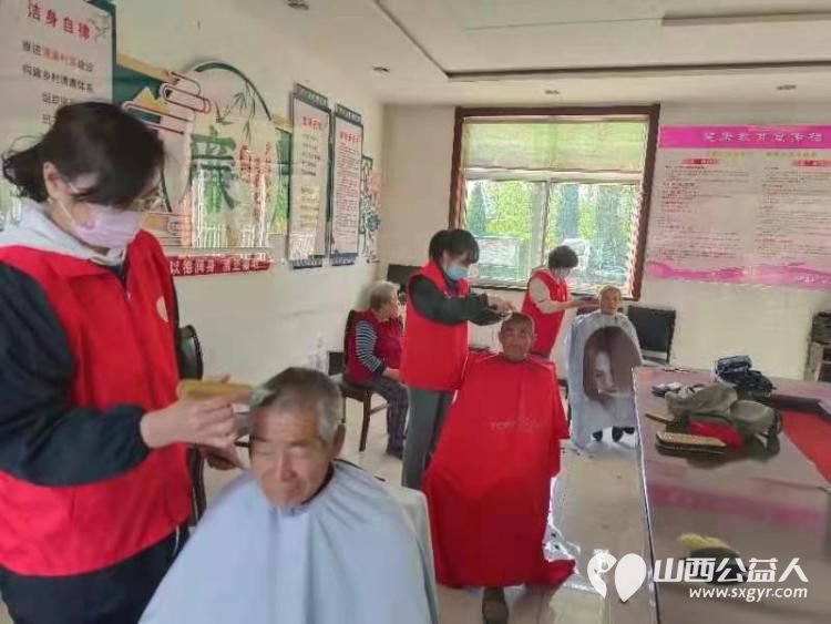 介休市敬老协会敬老爱老助老行动走进张兰镇穆家堡村为老人们送去社会的温暖与关怀 - 第8张 - 山西公益人 介休市敬老协会敬老爱老助老行动走进张兰镇穆家堡村为老人们送去社会的温暖与关怀 - 第8张