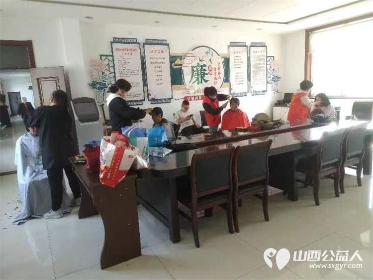 介休市敬老协会敬老爱老助老行动走进张兰镇穆家堡村为老人们送去社会的温暖与关怀 - 第22张 - 山西公益人 介休市敬老协会敬老爱老助老行动走进张兰镇穆家堡村为老人们送去社会的温暖与关怀 - 第22张
