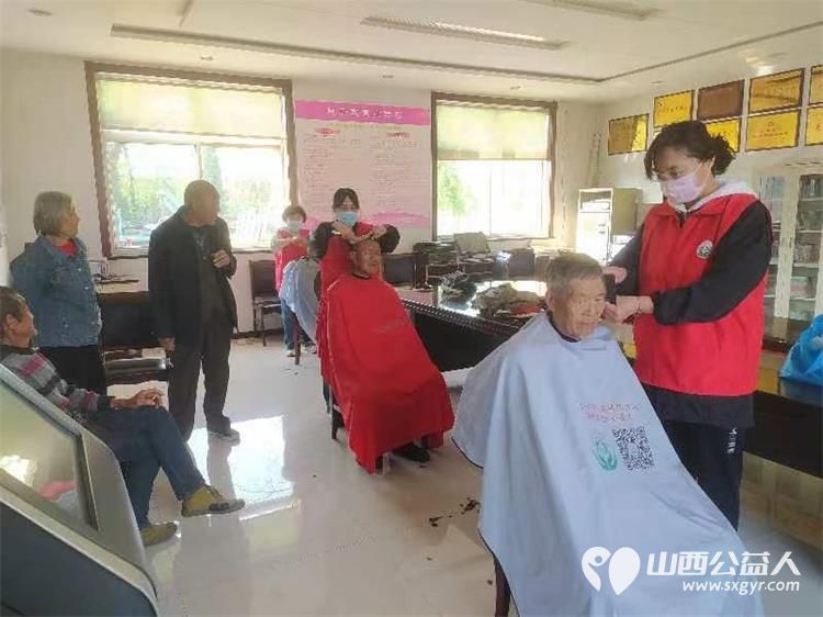 介休市敬老协会敬老爱老助老行动走进张兰镇穆家堡村为老人们送去社会的温暖与关怀 - 第7张 - 山西公益人 介休市敬老协会敬老爱老助老行动走进张兰镇穆家堡村为老人们送去社会的温暖与关怀 - 第7张
