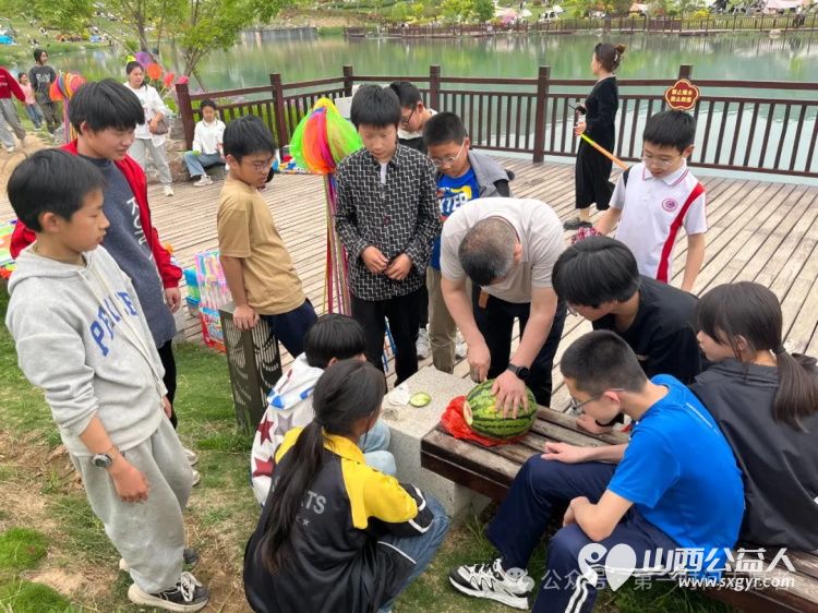 不负好时光与春共成长----盐湖区第一时间志愿者协会的志愿者带领困境儿童走进大自然 - 第3张