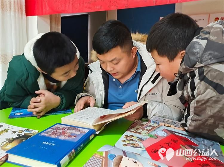 石楼县青年志愿者协会组织小学生参加世界读书日活动 - 第1张