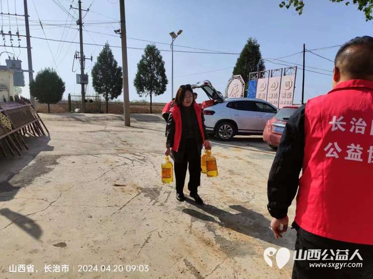 人间四月天乡村爱满天 长治圆梦公益志愿者协会们到沁县上北里村慰问十户生活困难需要帮助的老人们 - 第19张