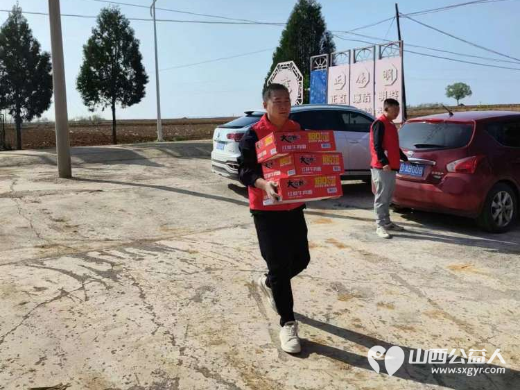 人间四月天乡村爱满天 长治圆梦公益志愿者协会们到沁县上北里村慰问十户生活困难需要帮助的老人们 - 第17张