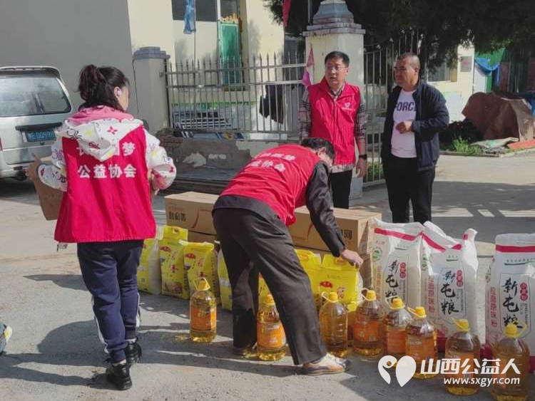 人间四月天乡村爱满天 长治圆梦公益志愿者协会们到沁县上北里村慰问十户生活困难需要帮助的老人们 - 第7张