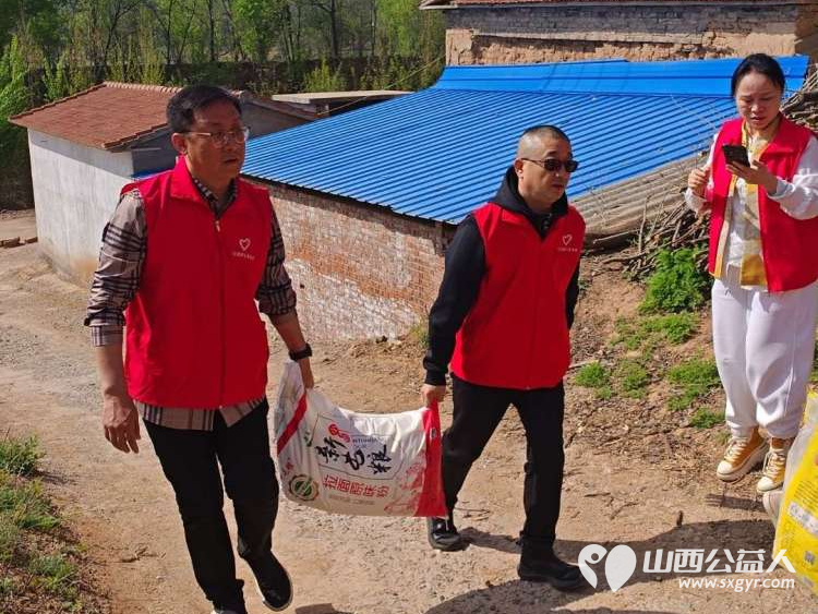 人间四月天乡村爱满天 长治圆梦公益志愿者协会们到沁县上北里村慰问十户生活困难需要帮助的老人们 - 第14张