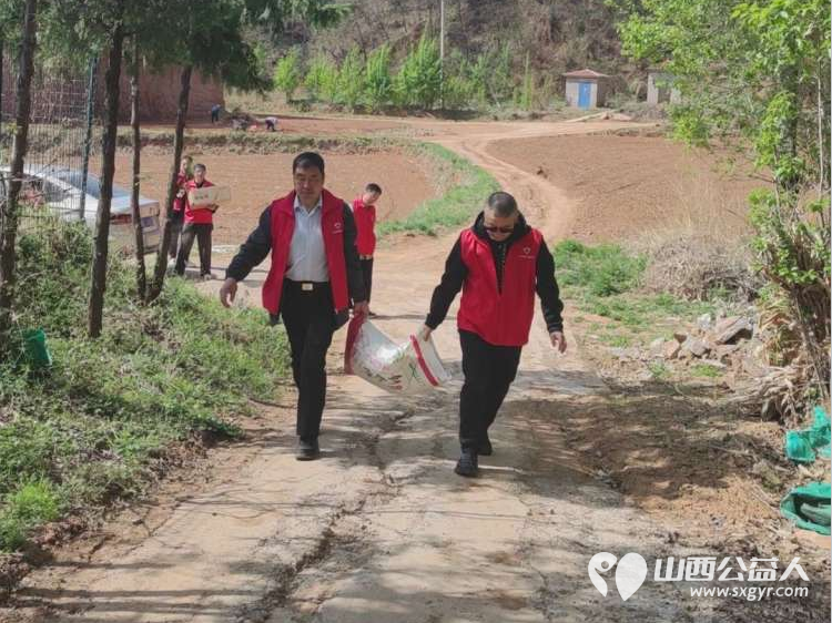 人间四月天乡村爱满天 长治圆梦公益志愿者协会们到沁县上北里村慰问十户生活困难需要帮助的老人们 - 第13张