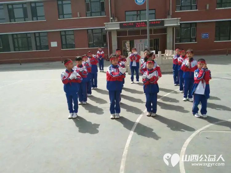 品读经典启迪智慧 尖草坪区呼延小学校开展4.23世界读书日《论语》诵读活动 - 第4张