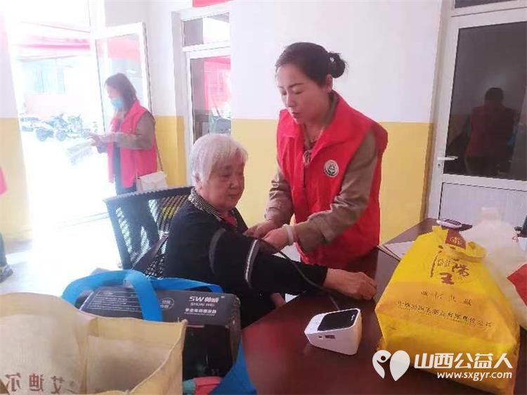 志愿服务进社区健康活动暖人心----介休市敬老协会走进北关街道体育路社区 - 第16张 - 山西公益人 志愿服务进社区健康活动暖人心----介休市敬老协会走进北关街道体育路社区 - 第16张