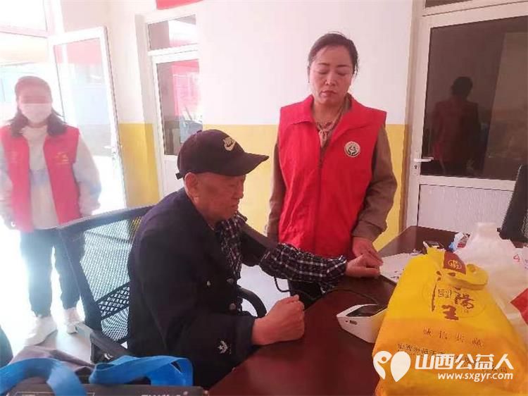 志愿服务进社区健康活动暖人心----介休市敬老协会走进北关街道体育路社区 - 第15张 - 山西公益人 志愿服务进社区健康活动暖人心----介休市敬老协会走进北关街道体育路社区 - 第15张