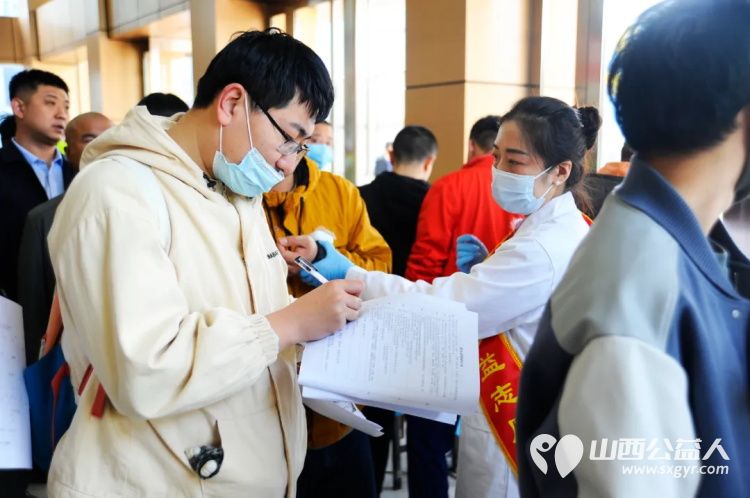 青春心向党护航新征程----小桔灯爱心联盟、山西省青年志愿者协会、太原市公安局龙城铁骑、太原市血液中心举办迎五四献热血活动 - 第14张 - 山西公益人 青春心向党护航新征程----小桔灯爱心联盟、山西省青年志愿者协会、太原市公安局龙城铁骑、太原市血液中心举办迎五四献热血活动 - 第14张