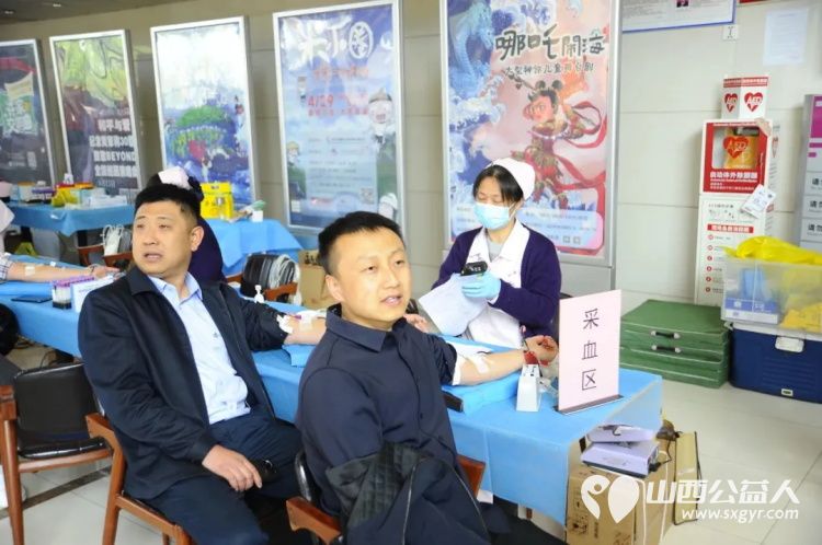 青春心向党护航新征程----小桔灯爱心联盟、山西省青年志愿者协会、太原市公安局龙城铁骑、太原市血液中心举办迎五四献热血活动 - 第8张 - 山西公益人 青春心向党护航新征程----小桔灯爱心联盟、山西省青年志愿者协会、太原市公安局龙城铁骑、太原市血液中心举办迎五四献热血活动 - 第8张
