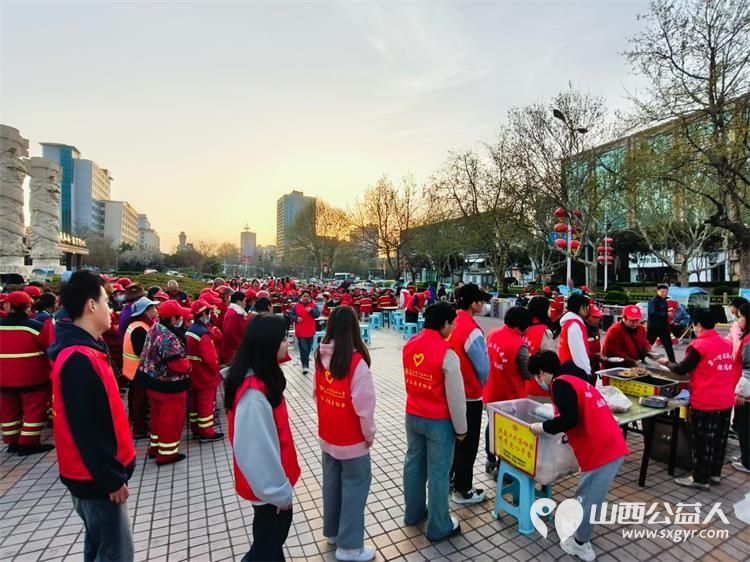 运城市盐湖区第一时间志愿者协会爱心早餐项目至2024年4月30日已运行2721天参与志愿者43156人次服务环卫工210148人次服务时长163148小时 - 第2张 - 山西公益人 运城市盐湖区第一时间志愿者协会爱心早餐项目至2024年4月30日已运行2721天参与志愿者43156人次服务环卫工210148人次服务时长163148小时 - 第2张