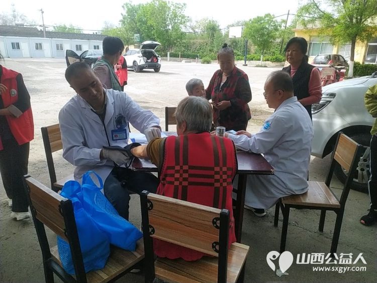 介休市敬老协会志愿者敬老爱老助老行动----张兰镇田堡村为老人爱心理发,义诊 - 第16张 - 山西公益人 介休市敬老协会志愿者敬老爱老助老行动----张兰镇田堡村为老人爱心理发,义诊 - 第16张