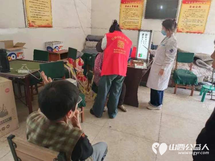 介休市敬老协会志愿者敬老爱老助老行动----张兰镇田堡村为老人爱心理发,义诊 - 第14张 - 山西公益人 介休市敬老协会志愿者敬老爱老助老行动----张兰镇田堡村为老人爱心理发,义诊 - 第14张