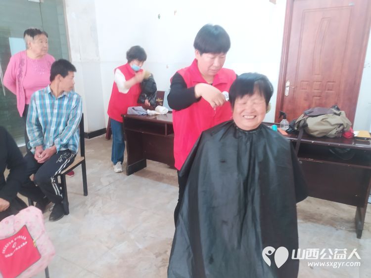 介休市敬老协会志愿者敬老爱老助老行动----张兰镇田堡村为老人爱心理发,义诊 - 第23张 - 山西公益人 介休市敬老协会志愿者敬老爱老助老行动----张兰镇田堡村为老人爱心理发,义诊 - 第23张