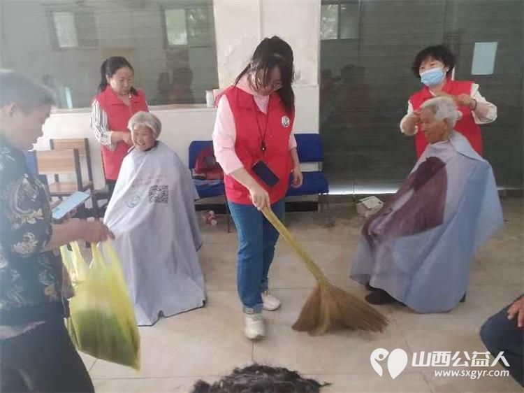 介休市敬老协会志愿者敬老爱老助老行动----张兰镇田堡村为老人爱心理发,义诊 - 第7张 - 山西公益人 介休市敬老协会志愿者敬老爱老助老行动----张兰镇田堡村为老人爱心理发,义诊 - 第7张