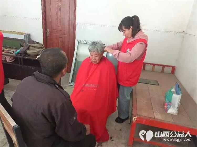 介休市敬老协会志愿者敬老爱老助老行动----张兰镇田堡村为老人爱心理发,义诊 - 第18张 - 山西公益人 介休市敬老协会志愿者敬老爱老助老行动----张兰镇田堡村为老人爱心理发,义诊 - 第18张