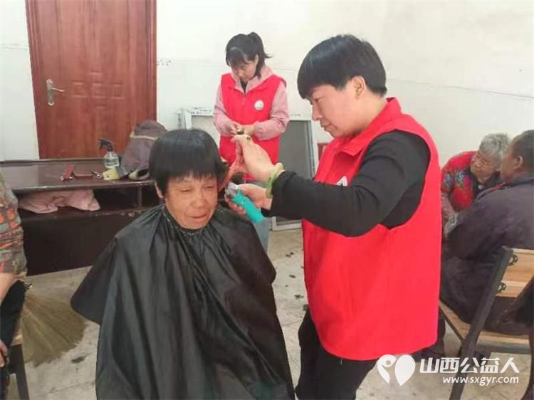 介休市敬老协会志愿者敬老爱老助老行动----张兰镇田堡村为老人爱心理发,义诊 - 第10张 - 山西公益人 介休市敬老协会志愿者敬老爱老助老行动----张兰镇田堡村为老人爱心理发,义诊 - 第10张