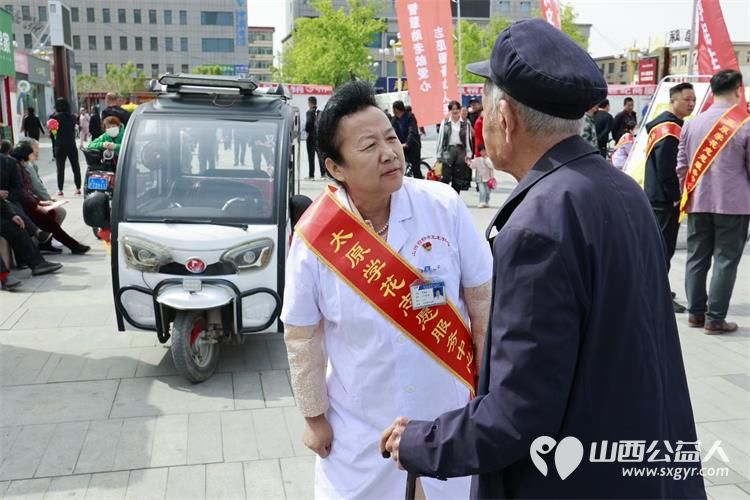 太原学花志愿服务中心召开改变生活方式让您更健康百场公益巡讲走基层启动仪式 - 第10张 - 山西公益人 太原学花志愿服务中心召开改变生活方式让您更健康百场公益巡讲走基层启动仪式 - 第10张