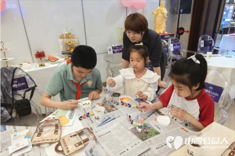 民建太原市委会去小店区特教学校开展“传递爱与温暖 点亮希望之光”融合教育实践活动 - 第10张 - 山西公益人 民建太原市委会去小店区特教学校开展“传递爱与温暖 点亮希望之光”融合教育实践活动 - 第10张