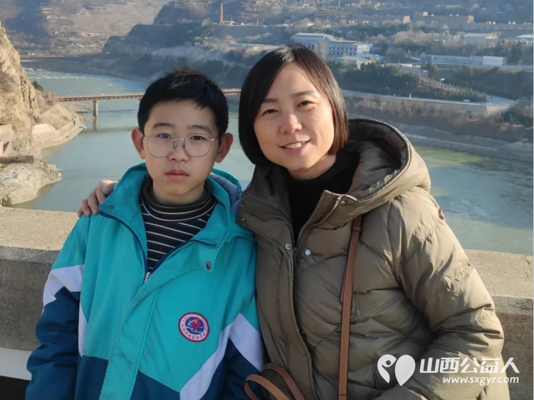 志愿者的陪伴故事，运城市第一时间爱心公益志愿者联合会志愿者艾薇----陪伴困境儿童用热情感化孩子 - 第3张