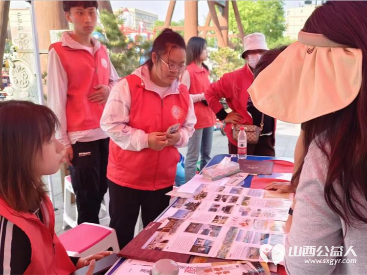 介休市北关街道彦博路社区志愿者协会五一假期在后土庙景区做公益引导志愿活动 - 第12张