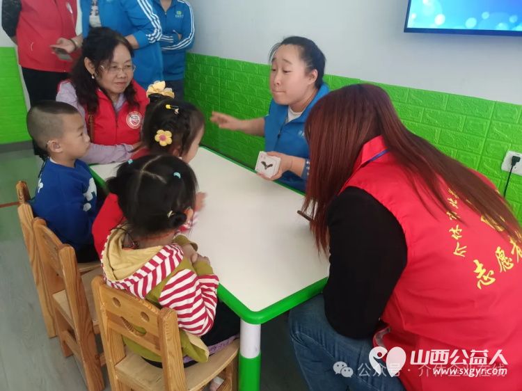 介休市北关街道彦博路社区志愿者协会开展“爱的分贝”认知包发放志愿活动 - 第3张 - 山西公益人 介休市北关街道彦博路社区志愿者协会开展“爱的分贝”认知包发放志愿活动 - 第3张