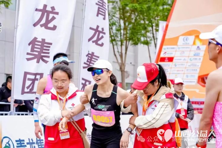 以爱助跑，志愿相伴——高平市红十字会志愿者护航2024山西·高平“问祖之旅”马拉松赛 - 第4张