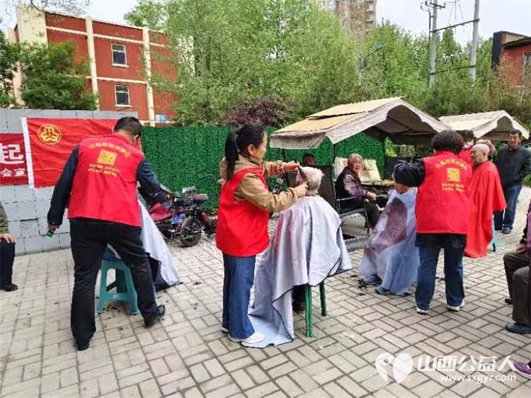 志愿服务进社区健康活动暖人心----介休市敬老协会走进西关街道金融路社区服务老人 - 第23张 - 山西公益人 志愿服务进社区健康活动暖人心----介休市敬老协会走进西关街道金融路社区服务老人 - 第23张