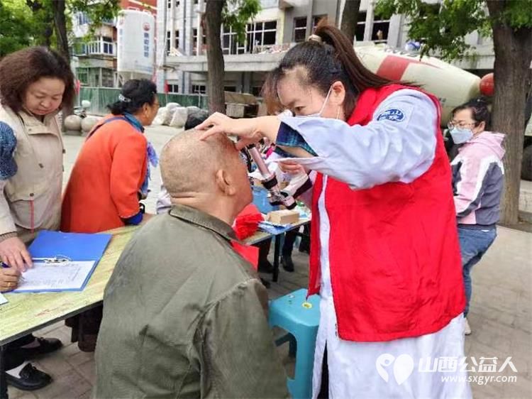 志愿服务进社区健康活动暖人心----介休市敬老协会走进西关街道金融路社区服务老人 - 第18张 - 山西公益人 志愿服务进社区健康活动暖人心----介休市敬老协会走进西关街道金融路社区服务老人 - 第18张