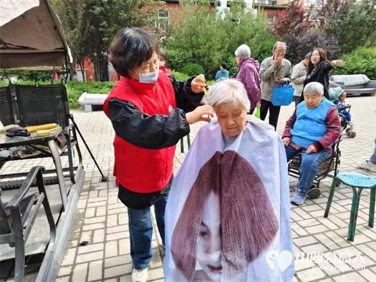 志愿服务进社区健康活动暖人心----介休市敬老协会走进西关街道金融路社区服务老人 - 第13张 - 山西公益人 志愿服务进社区健康活动暖人心----介休市敬老协会走进西关街道金融路社区服务老人 - 第13张