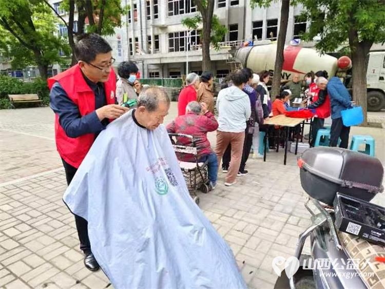 志愿服务进社区健康活动暖人心----介休市敬老协会走进西关街道金融路社区服务老人 - 第11张 - 山西公益人 志愿服务进社区健康活动暖人心----介休市敬老协会走进西关街道金融路社区服务老人 - 第11张