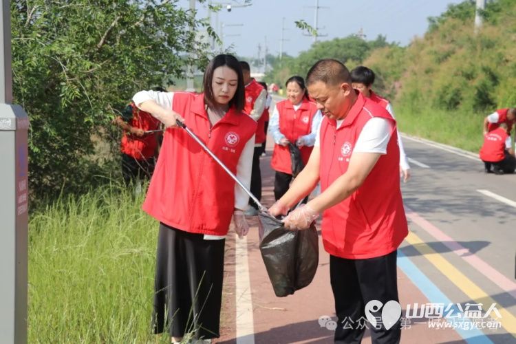 净湖行动,运城市第一时间志愿者保护盐湖生态守护碧海蓝天参加联合净湖专项行动 - 第8张 - 山西公益人 净湖行动,运城市第一时间志愿者保护盐湖生态守护碧海蓝天参加联合净湖专项行动 - 第8张