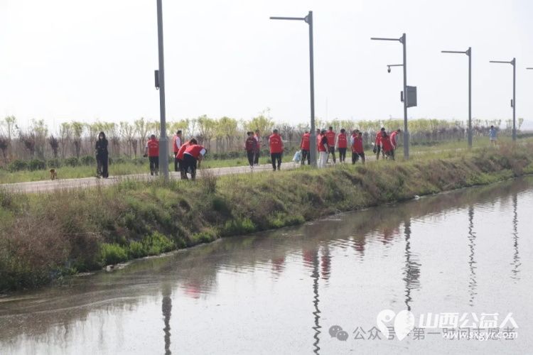 净湖行动,运城市第一时间志愿者保护盐湖生态守护碧海蓝天参加联合净湖专项行动 - 第3张 - 山西公益人 净湖行动,运城市第一时间志愿者保护盐湖生态守护碧海蓝天参加联合净湖专项行动 - 第3张
