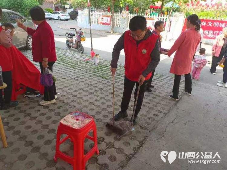 志愿服务进社区健康活动暖人心----介休市敬老协会在北坛街道介公东路社区为老人爱心义剪义诊 - 第32张 - 山西公益人 志愿服务进社区健康活动暖人心----介休市敬老协会在北坛街道介公东路社区为老人爱心义剪义诊 - 第32张