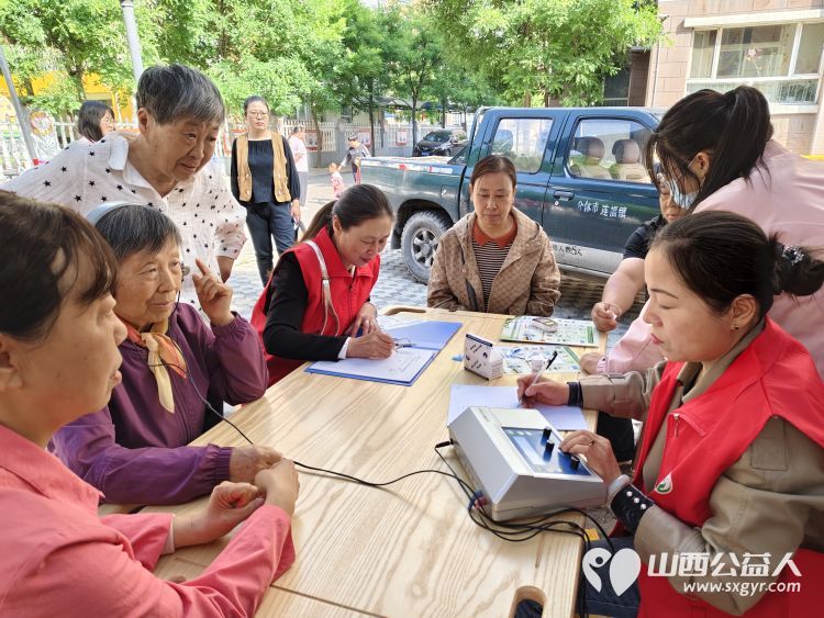 志愿服务进社区健康活动暖人心----介休市敬老协会在北坛街道介公东路社区为老人爱心义剪义诊 - 第24张 - 山西公益人 志愿服务进社区健康活动暖人心----介休市敬老协会在北坛街道介公东路社区为老人爱心义剪义诊 - 第24张