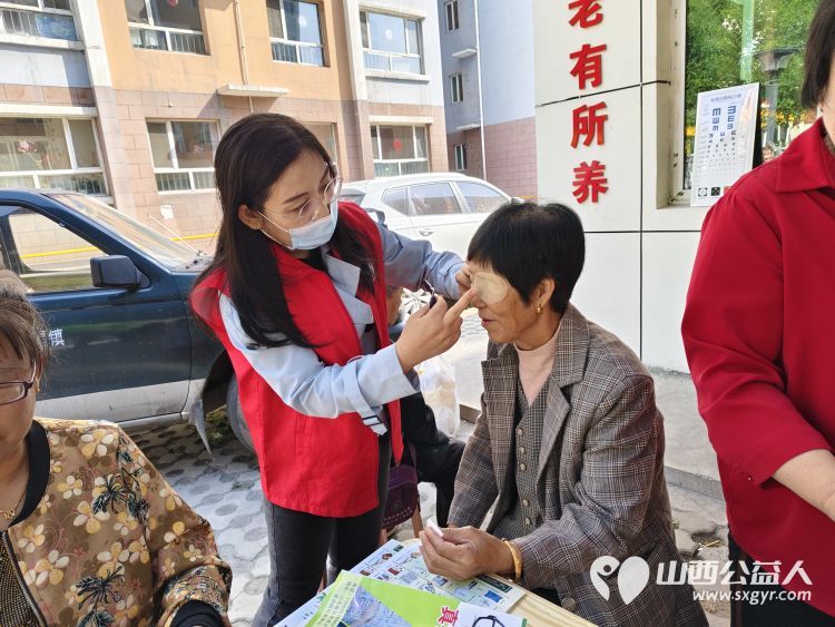 志愿服务进社区健康活动暖人心----介休市敬老协会在北坛街道介公东路社区为老人爱心义剪义诊 - 第22张 - 山西公益人 志愿服务进社区健康活动暖人心----介休市敬老协会在北坛街道介公东路社区为老人爱心义剪义诊 - 第22张