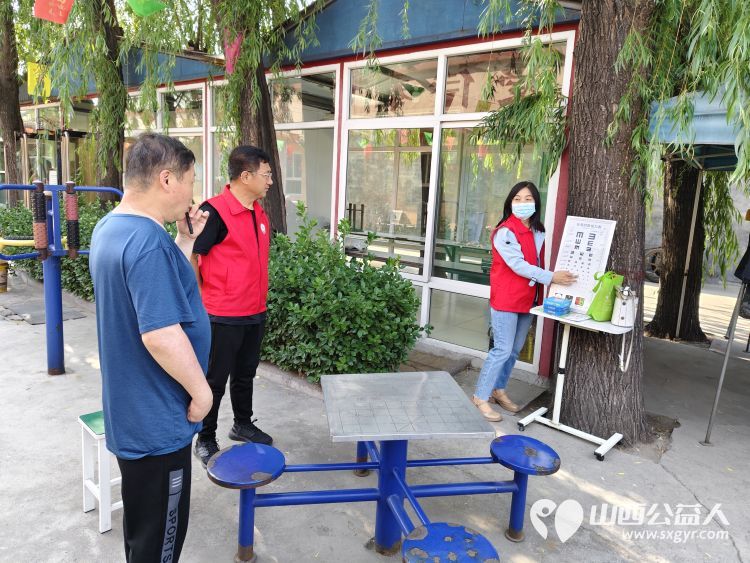 介休市敬老协会、晋中市生态环境局介休分局志愿者相约来到如我家养老院开展志愿服务为老人们剁馅包饺子爱心理发体检义诊 - 第39张 - 山西公益人 介休市敬老协会、晋中市生态环境局介休分局志愿者相约来到如我家养老院开展志愿服务为老人们剁馅包饺子爱心理发体检义诊 - 第39张