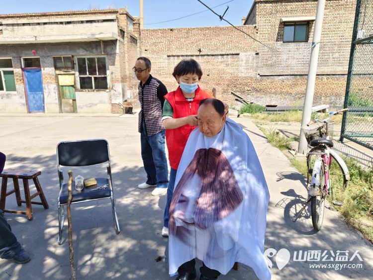 介休市敬老协会“孝善行”之敬老爱老助老行动走进义棠镇小宋曲村 - 第7张 - 山西公益人 介休市敬老协会“孝善行”之敬老爱老助老行动走进义棠镇小宋曲村 - 第7张