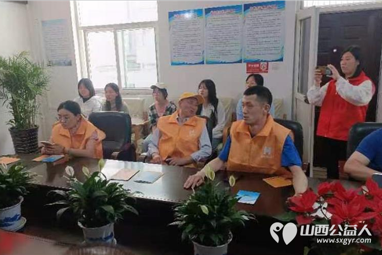 黄手环行动长治市合作团队阳光困境儿童帮扶协会携手角沿新时代文明实践联合开展了让爱回家防走失宣传发放活动 - 第6张 - 山西公益人 黄手环行动长治市合作团队阳光困境儿童帮扶协会携手角沿新时代文明实践联合开展了让爱回家防走失宣传发放活动 - 第6张