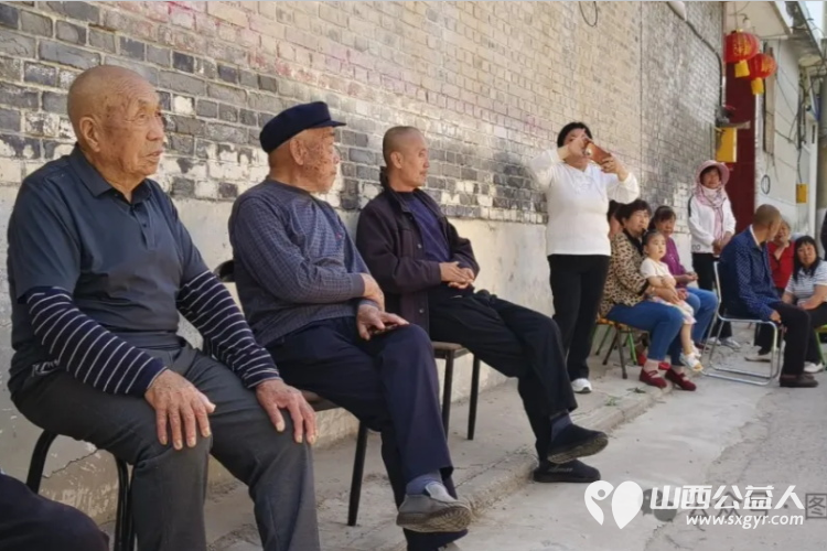 临汾市文明交通志愿者协会一支充满热情与关怀的队伍走进乔李益康养老院为老人们送去温暖并祝天下母亲节日快乐 - 第8张