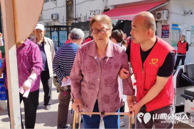 晋中市义工协会幸福夕阳志愿服务项目联合晋中市第四人民医院走进新建西社区晋华苑西小区 - 第9张 - 山西公益人 晋中市义工协会幸福夕阳志愿服务项目联合晋中市第四人民医院走进新建西社区晋华苑西小区 - 第9张