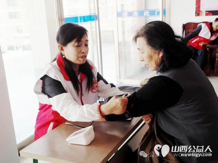 介休市好人事业促进会--慈孝之舟爱心团队携手东南街道南大街社区志愿服务队走进义棠镇温家沟小区 - 第4张 - 山西公益人 介休市好人事业促进会--慈孝之舟爱心团队携手东南街道南大街社区志愿服务队走进义棠镇温家沟小区 - 第4张