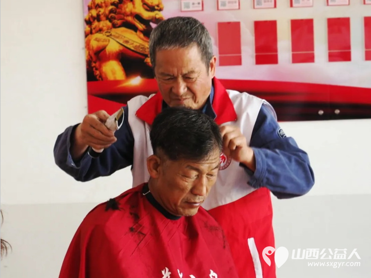 介休市好人事业促进会--慈孝之舟爱心团队携手东南街道南大街社区志愿服务队走进义棠镇温家沟小区 - 第3张 - 山西公益人 介休市好人事业促进会--慈孝之舟爱心团队携手东南街道南大街社区志愿服务队走进义棠镇温家沟小区 - 第3张