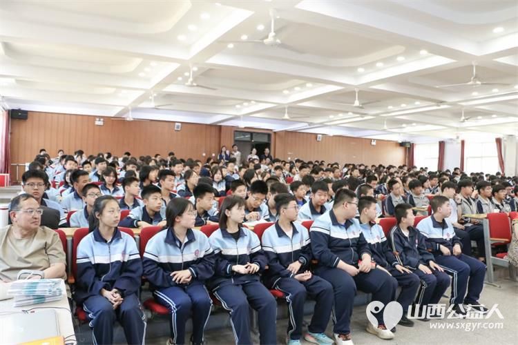 太原学花志愿服务中心在阳曲县一中开展了“改变生活方式,让您更健康”公益巡讲走基层活动 - 第6张 - 山西公益人 太原学花志愿服务中心在阳曲县一中开展了“改变生活方式,让您更健康”公益巡讲走基层活动 - 第6张