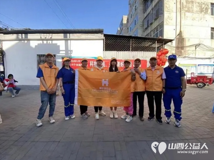 长治市阳光困境儿童帮扶协会携手潞洲区角沿新时代文明实践联合开展了让爱回家----防走失宣传黄手环发放活动 - 第1张 - 山西公益人 长治市阳光困境儿童帮扶协会携手潞洲区角沿新时代文明实践联合开展了让爱回家----防走失宣传黄手环发放活动 - 第1张